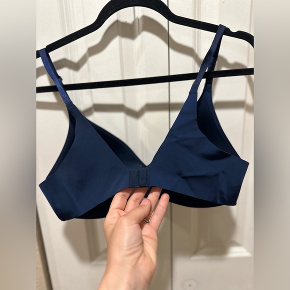 Soma Vanishing Wireless Bra in Nightfall Navy , size 36B - Picture 3 of 5